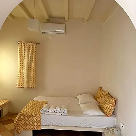 Ostria Village Íosz